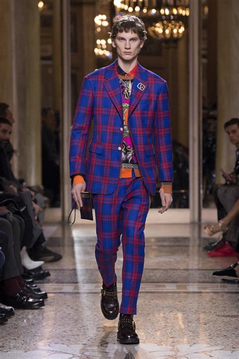 Versace collezione uomo autunno inverno 2018 2019: la sfilata a 